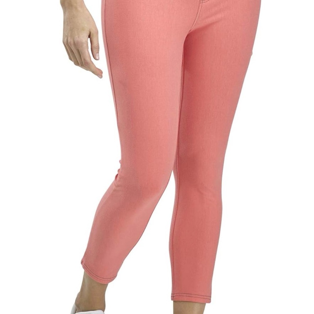 HUE Women's Ankle Jeans in Coral small